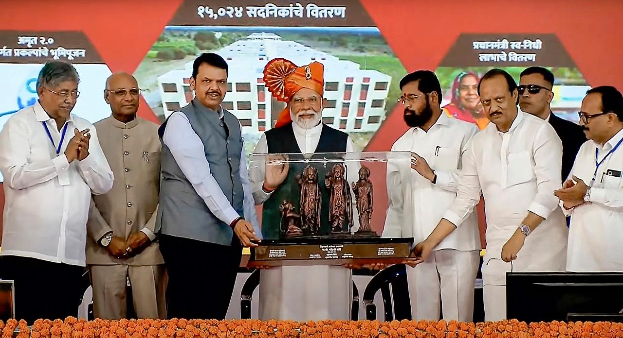 PM Modi also dedicated more than 90,000 houses completed under PMAY-Urban in Maharashtra, which sends 48 MPs to the Lok Sabha