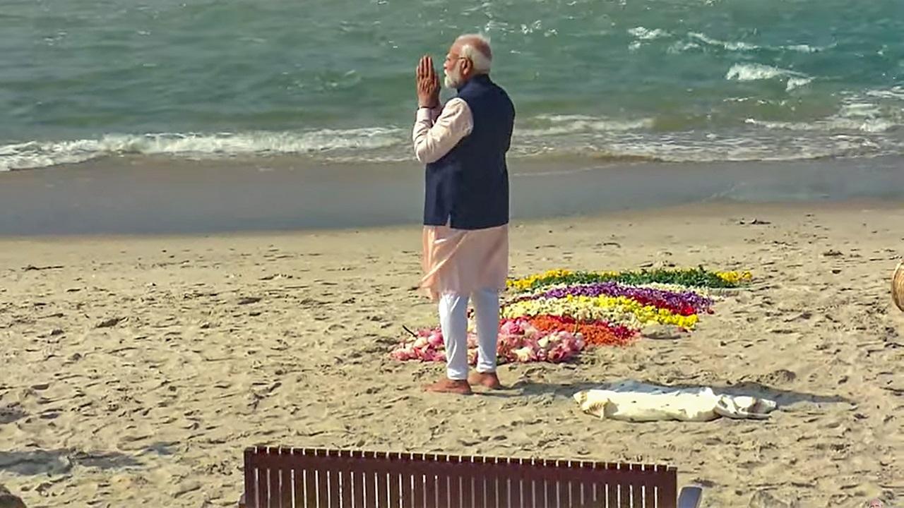 PM visits Ram Setu's origin point, Arichal Munai, ahead of 'Pran Pratishtha'
