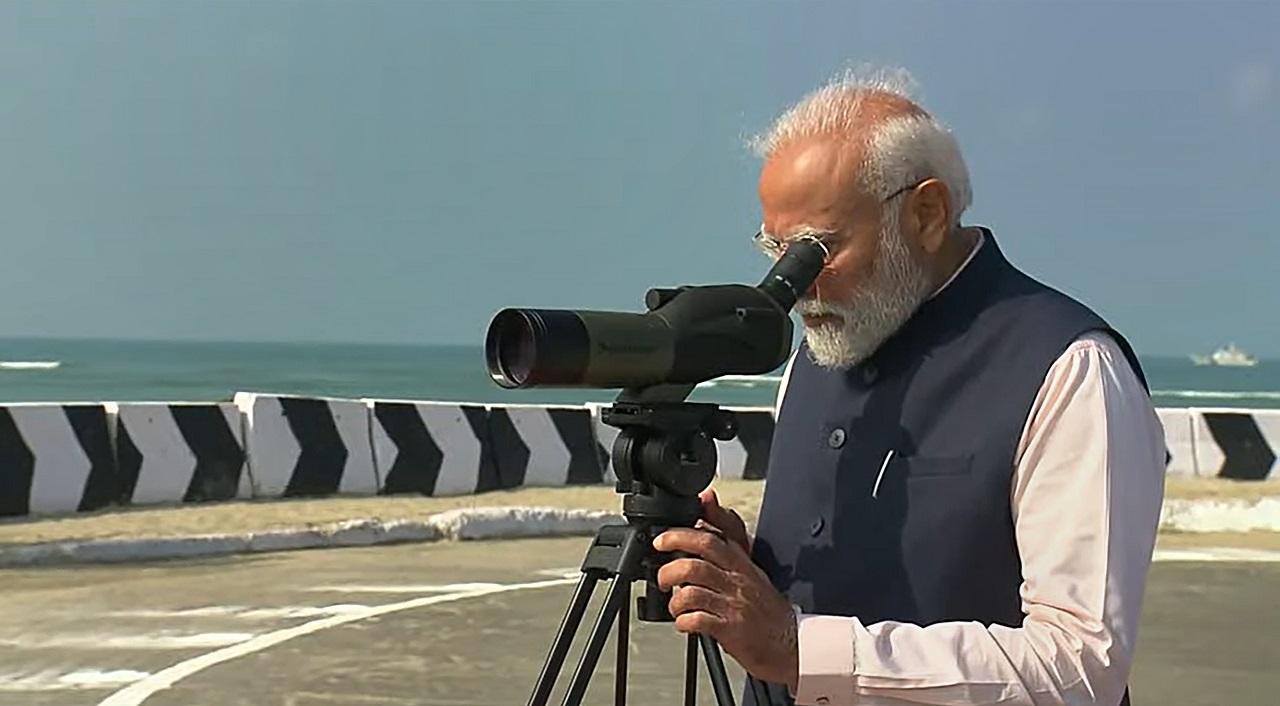 Earlier, on Saturday, the Prime Minister visited Sri Ranganathaswamy Temple in Tiruchirappalli and Sri Arulmigu Ramanathaswamy Temple in Rameswaram Earlier, on Saturday, the Prime Minister visited Sri Ranganathaswamy Temple in Tiruchirappalli and Sri Arulmigu Ramanathaswamy Temple in Rameswaram