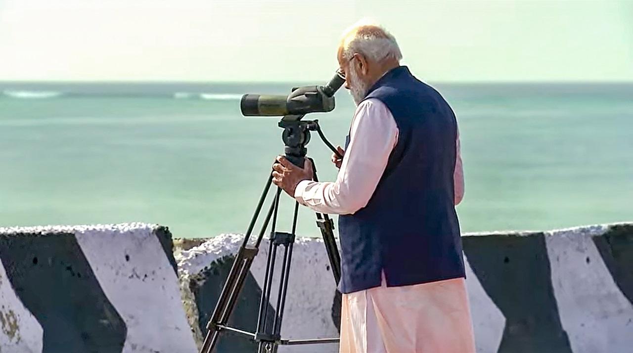 Dhanushkodi is place where Lord Ram is believed to have taken the vow to defeat Ravana and proceeded to Lanka Dhanushkodi is place where Lord Ram is believed to have taken the vow to defeat Ravana and proceeded to Lanka