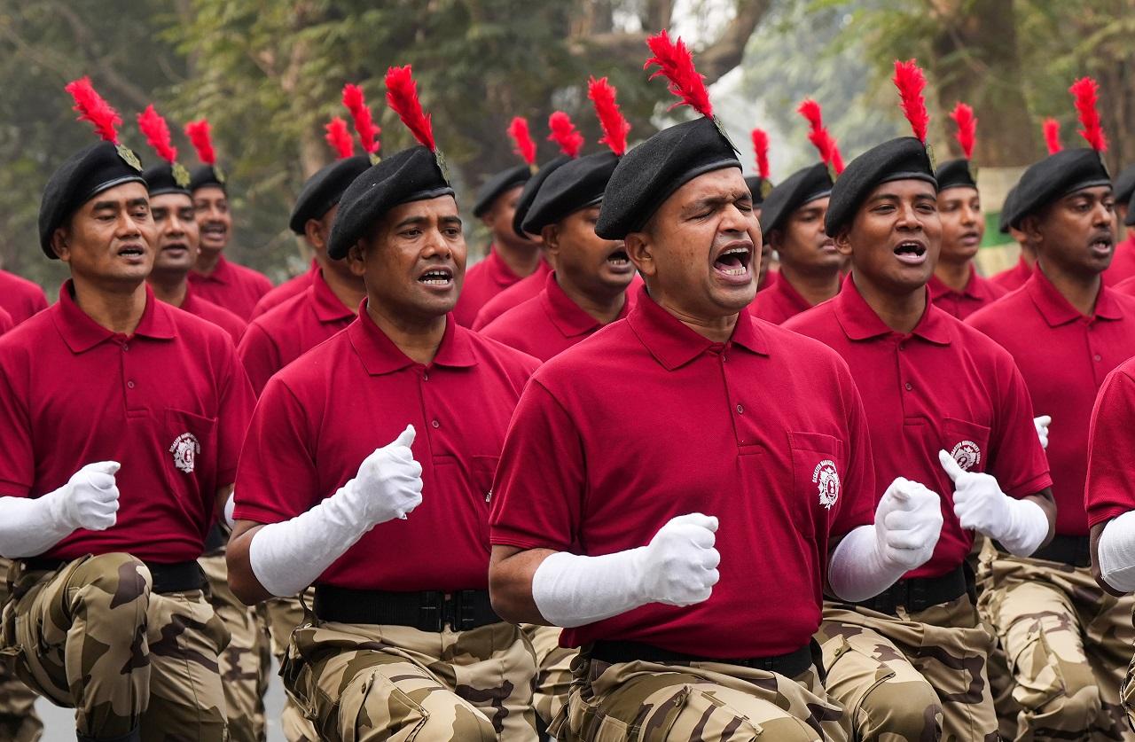 The rehearsal will start at 10.30 am from Vijay Chowk and pass via Kartavya Path, C-Hexagon, the Netaji Subhas Chandra Bose statue roundabout, Tilak Marg, Bahadur Shah Zafar Marg and Netaji Subhas Marg before culminating at the Red Fort, the advisory stated