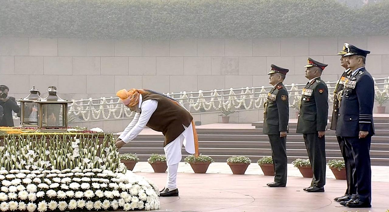 Spread over an area of approximately 40 acres, the National War Memorial comprises four concentric circles, namely -- the 'Amar Chakra', 'Veerta Chakra', 'Tyag Chakra' and the 'Rakshak Chakra' with names of 25,942 soldiers inscribed in golden letters on granite tablets
