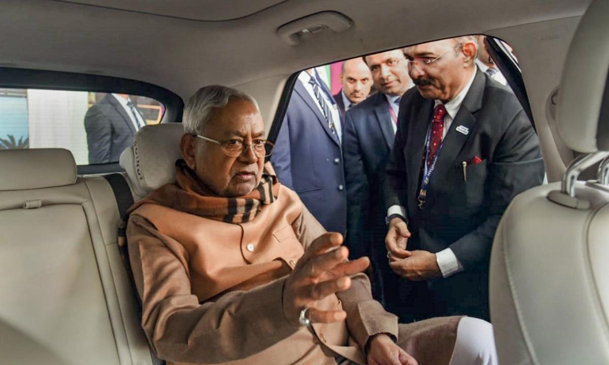 Bihar political turmoil: Nitish Kumar quits ruling alliance, hands over resignation letter to Governor