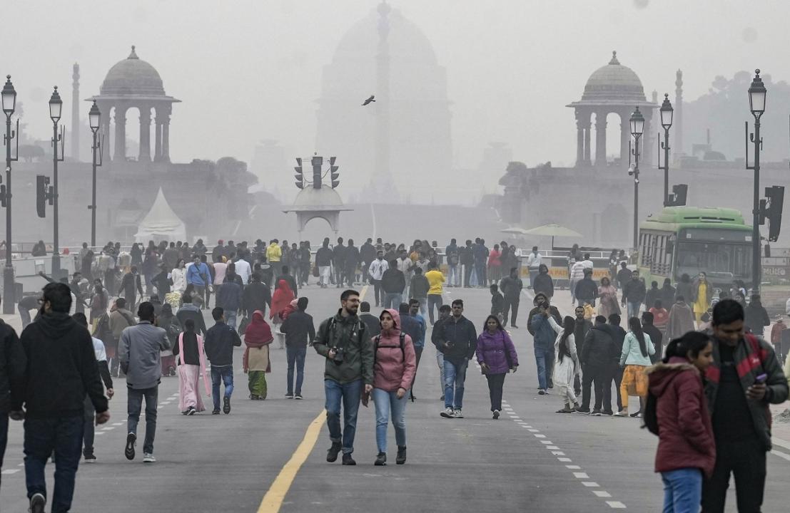 Delhi: Minimum temperature settles notch above normal at 8.3 degrees Celsius