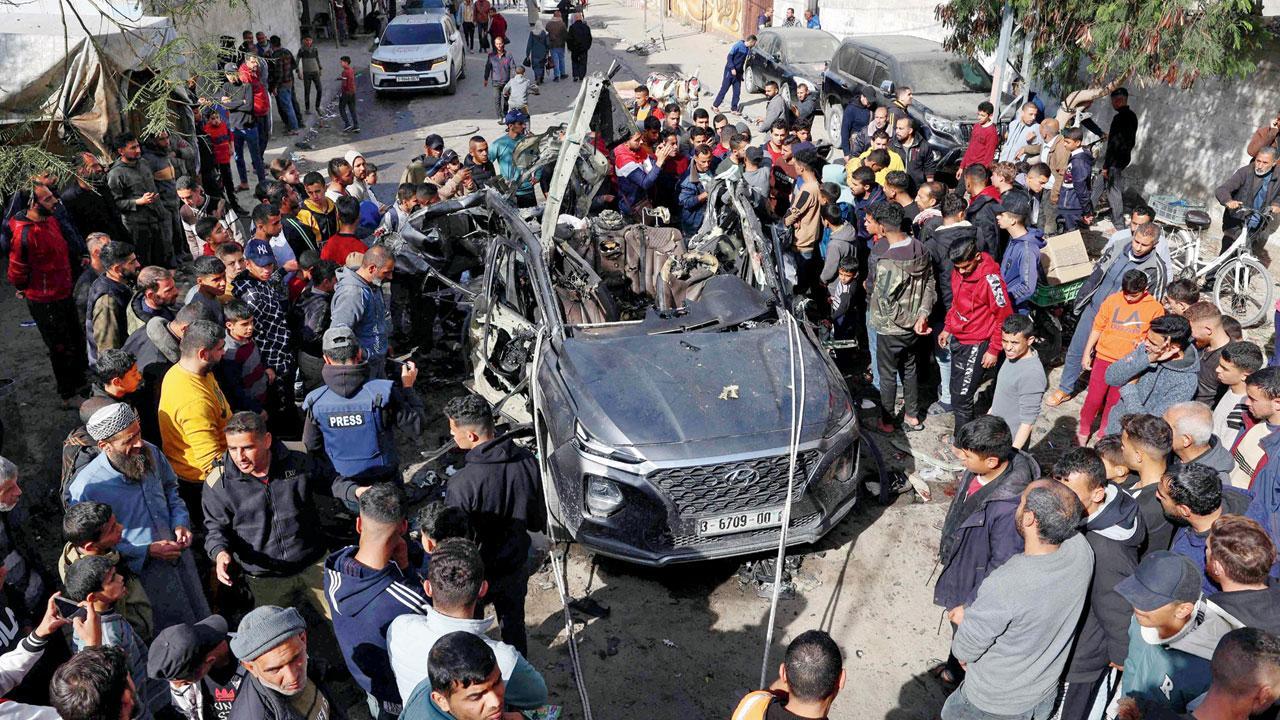 Israeli strike kills an elite Hezbollah leader in Lebanon