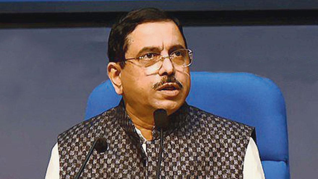 Willing to discuss every issue: Government