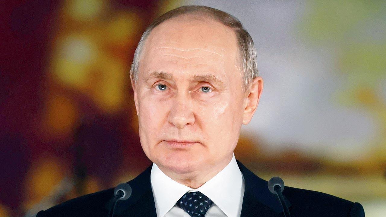 Vladimir Putin formally registered to run in March election