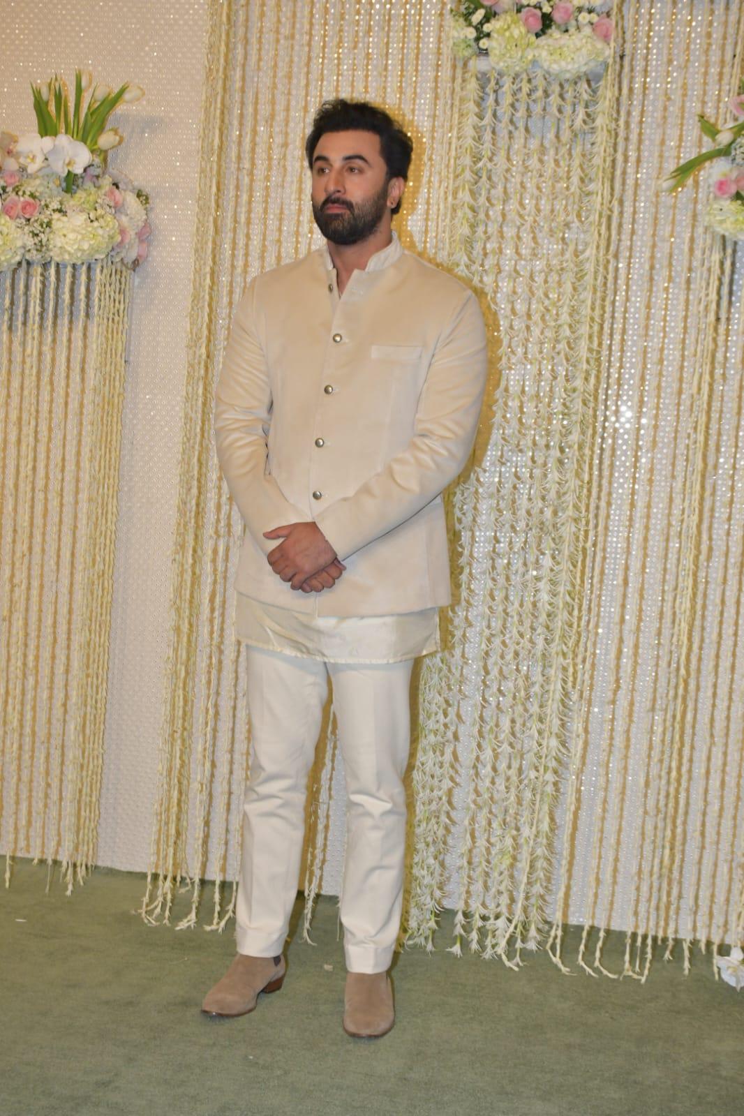 Ranbir Kapoor wore a stunning beige-coloured outfit to attend the reception of his friend Aamir's daughter. The Brahmastra actor looked like a rockstar