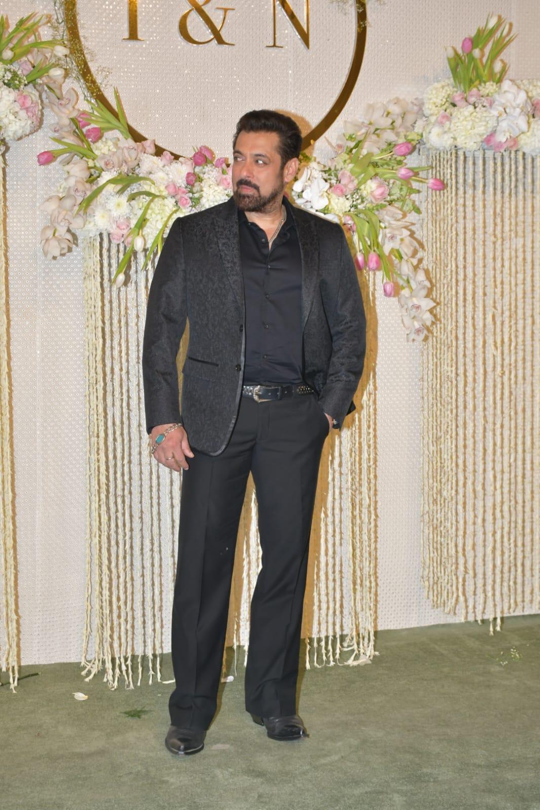Bhaijaan Salman Khan arrived in a black three-piece suit to bless the couple and stole the spotlight with his swag