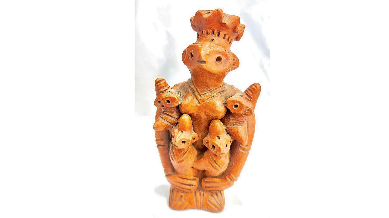 Shoshthi Putul