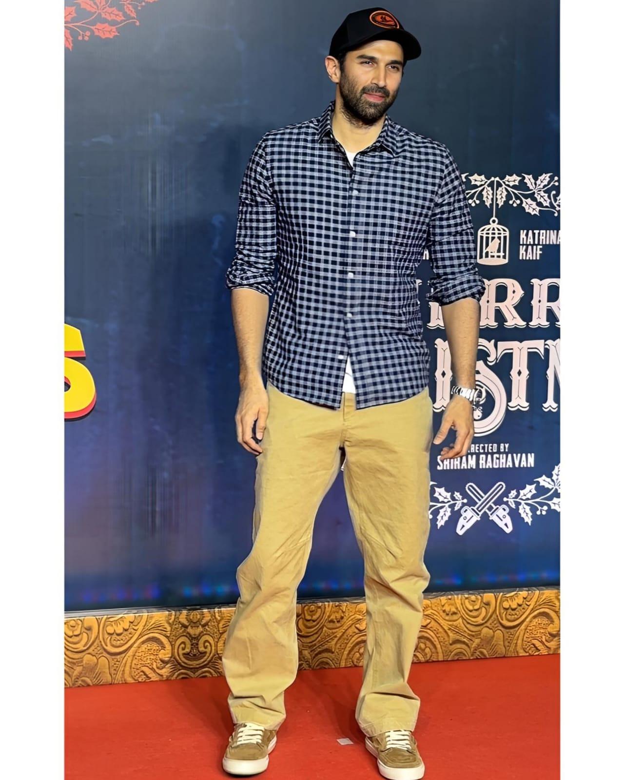 Aditya Roy Kapur looked uber cool as the actor came to attend the special press show of Merry Christmas