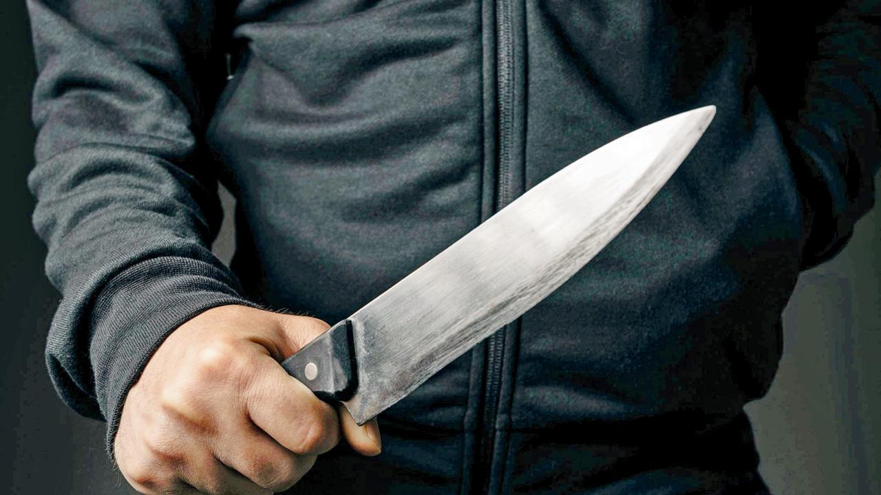 Mumbai: 2 of group that stabbed man to death in Bandra traced