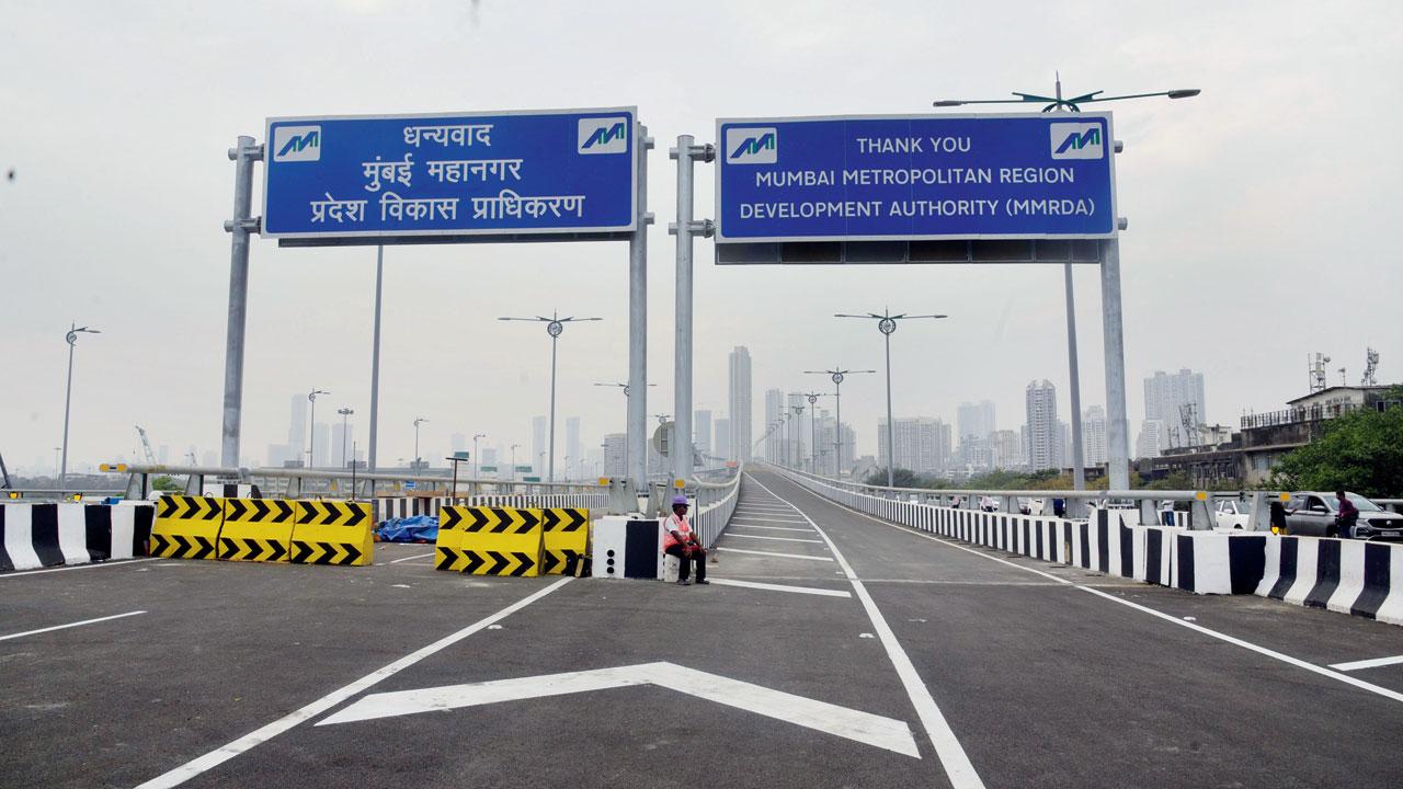 Lane markings and clearly indicated speed limits help idiot-proof the trans harbour link