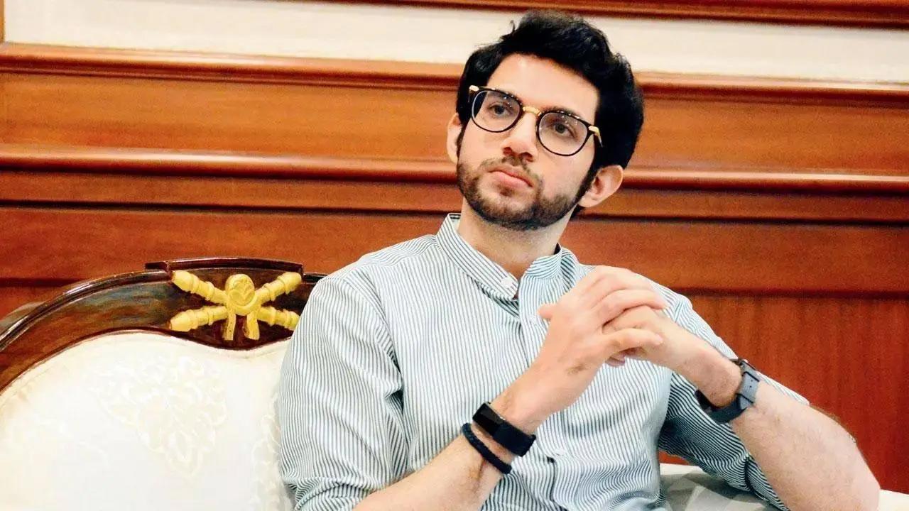 Builder close to state govt trying to develop racecourse plot: Aaditya Thackeray