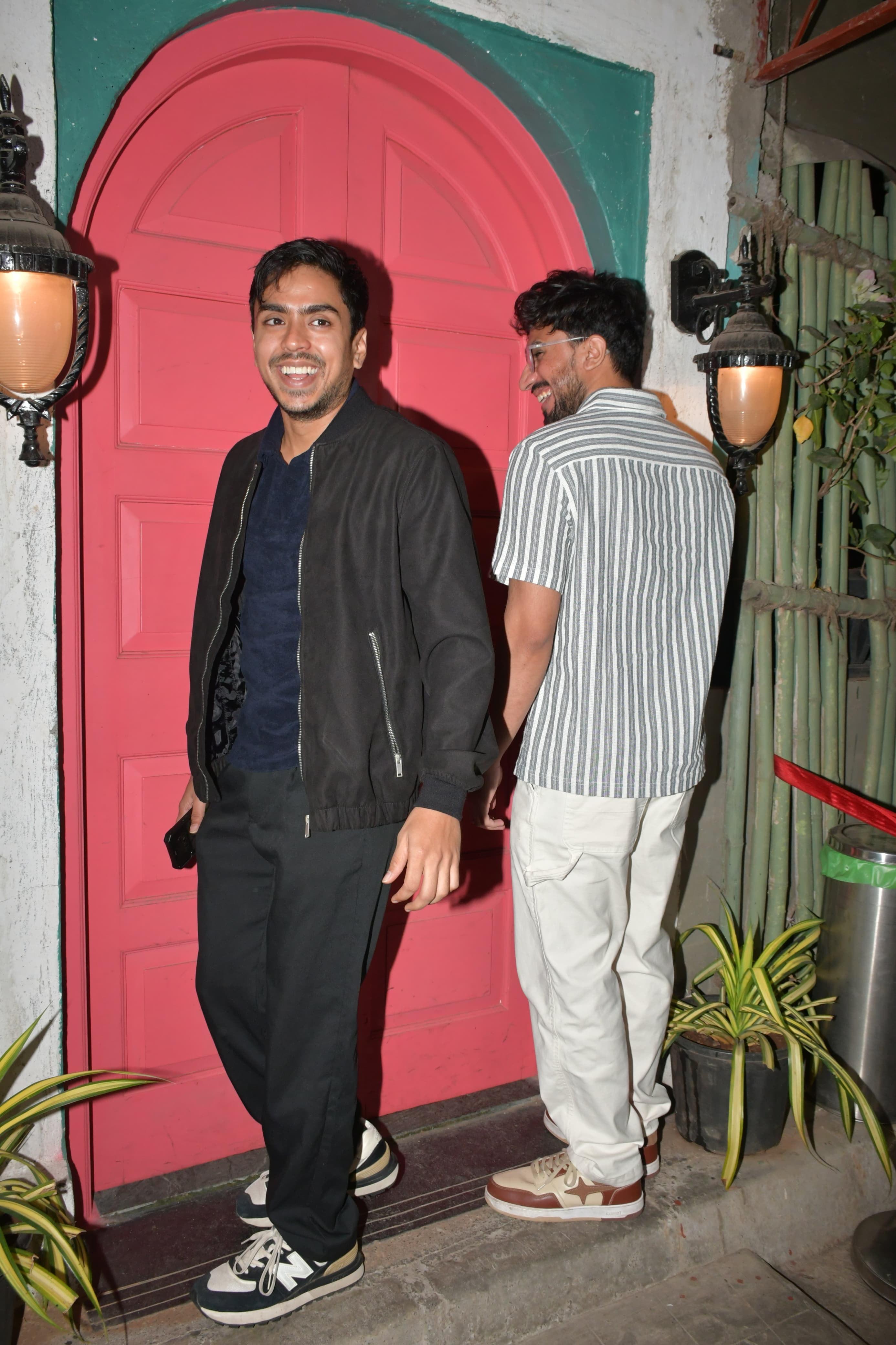 The actor shared a few laughs with the paparazzi before heading inside the restaurant