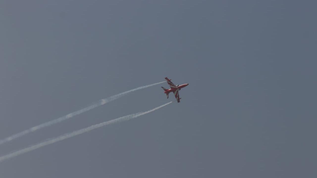 It said, the aerial display would include a flypast and low-level aerobatic display by the Su-30 MKI, freefall and parachute displays by the ‘Akashganga’ team and C-130 aircraft