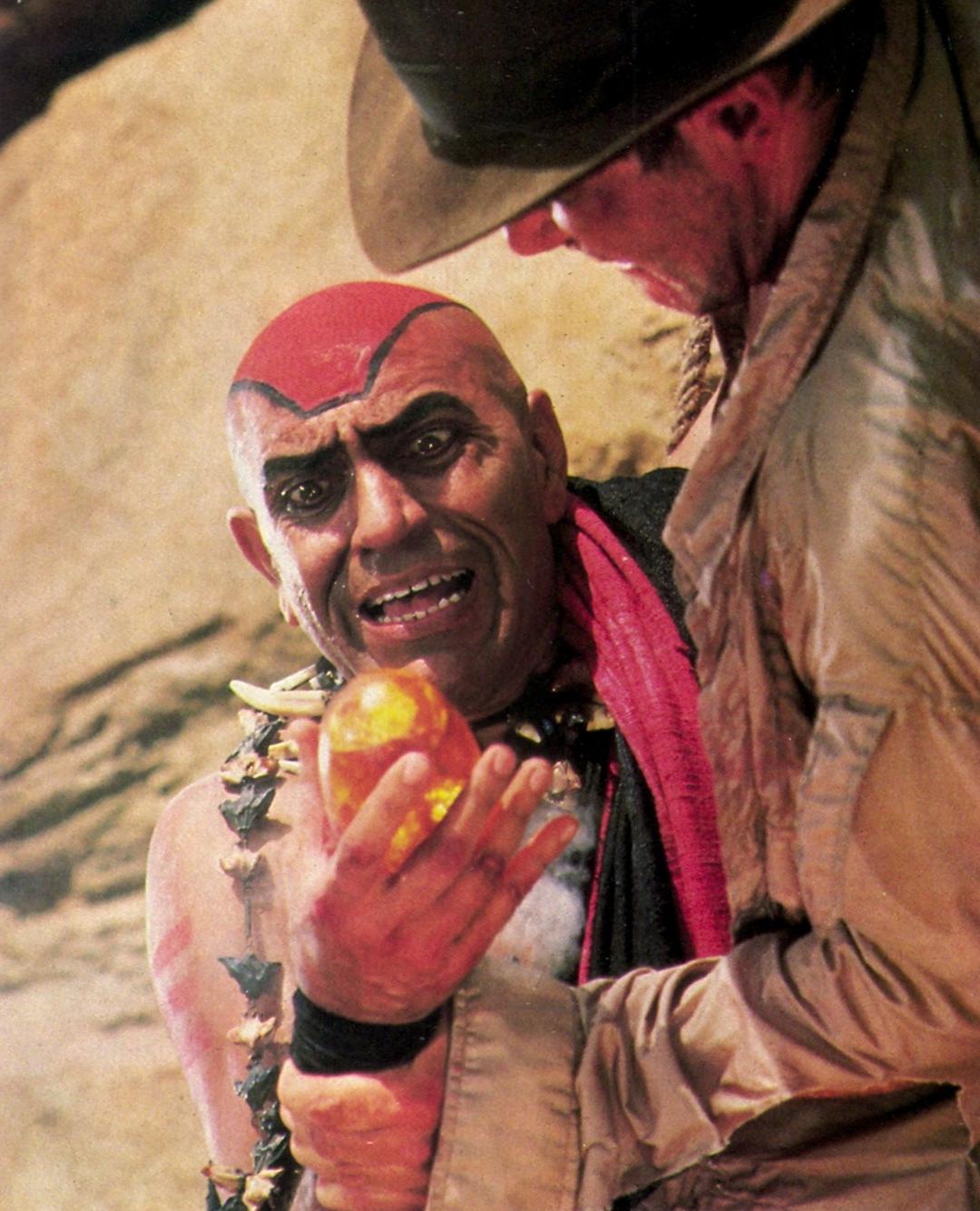 The actor had four siblings, elder brothers/renowned actors Chaman Puri and Madan Puri, elder sister Chandrakanta, and a younger brother, Harish Puri. 