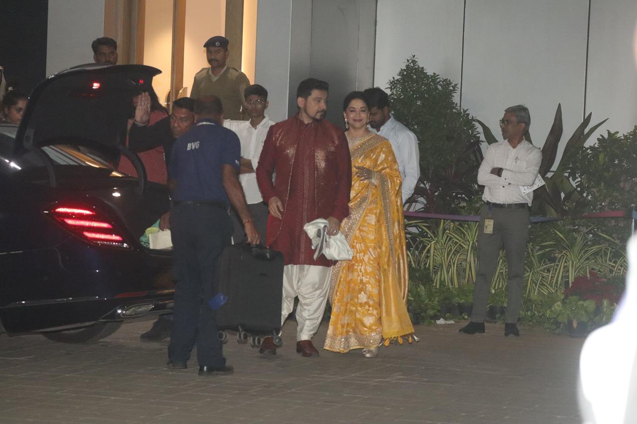 On Monday morning, several prominent Bollywood celebrities were seen at the Kalina airport to catch their flight to Ayodhya. The celebs have been invited for the Ram Mandir inauguration that is scheduled to take place today