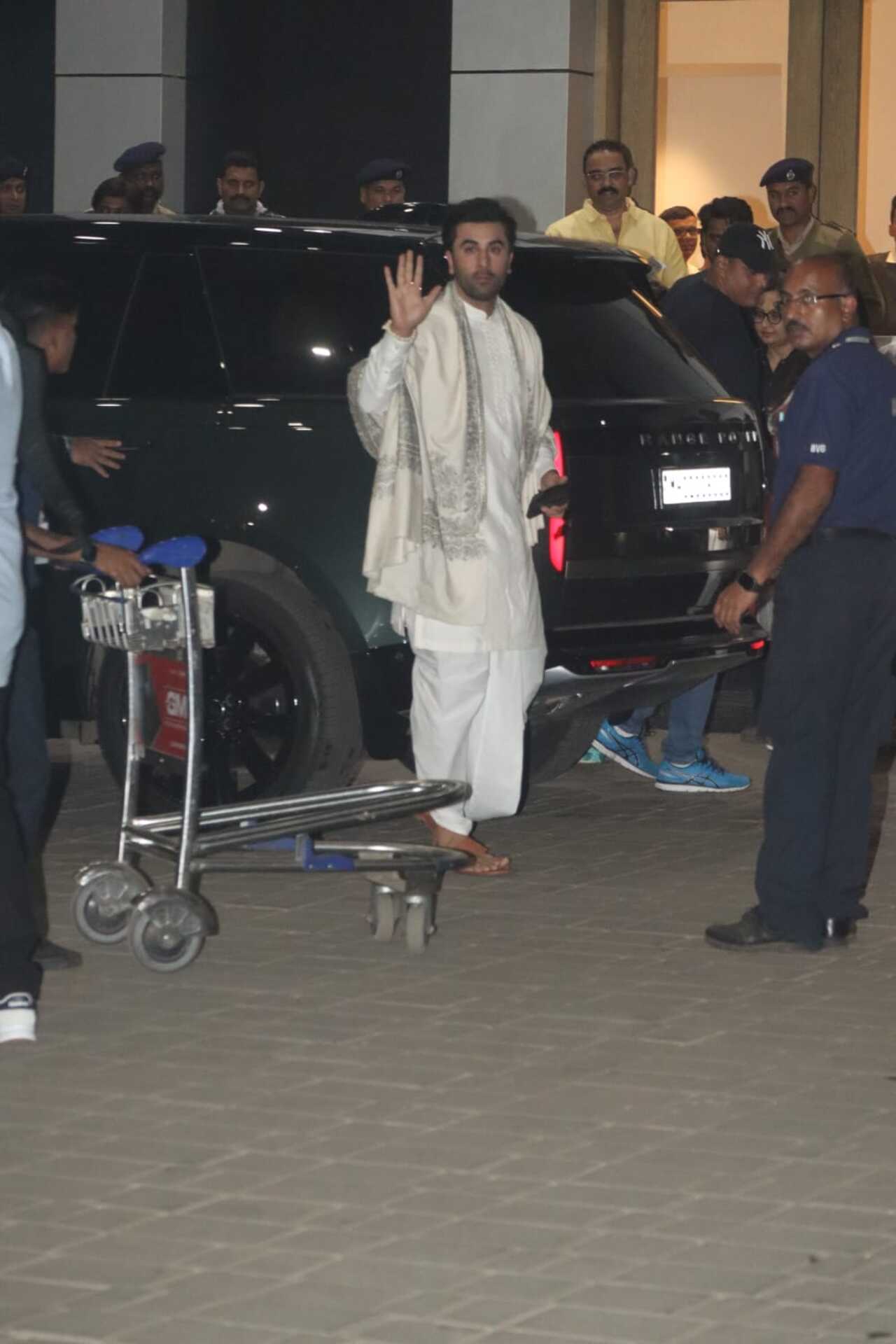 Actor Ranbir Kapoor looked smart in a proper kurta pajama set with an elaborate shawl. The actor is also gearing up to play the role of Lord Ram in an upcoming film based on the Ramayan-directed by Nitesh Tiwari 