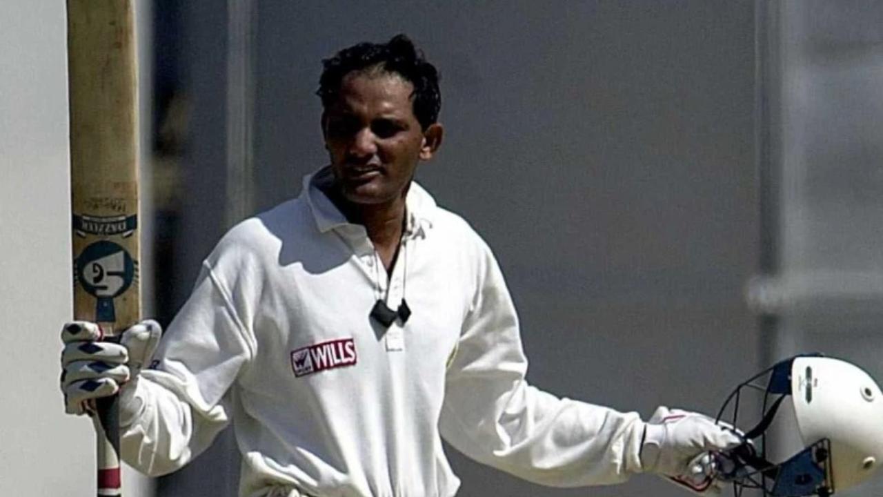 Mohammad Azharuddin
Former India captain Mohammad Azharuddin is the second batsman on the list. On January 2, 1997, Azharuddin registered his only Test century in Cape Town. The stylish right-hander smashed 115 runs in just 110 deliveries during the second test match between India and South Africa. His knock of 115 included 19 fours and 1 six