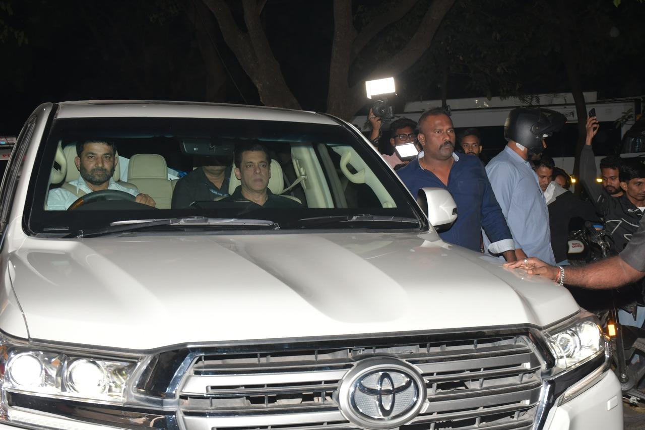 Host Salman Khan was seen leaving the premises early on Monday morning after wrapping up the 6-hour long finale episode
