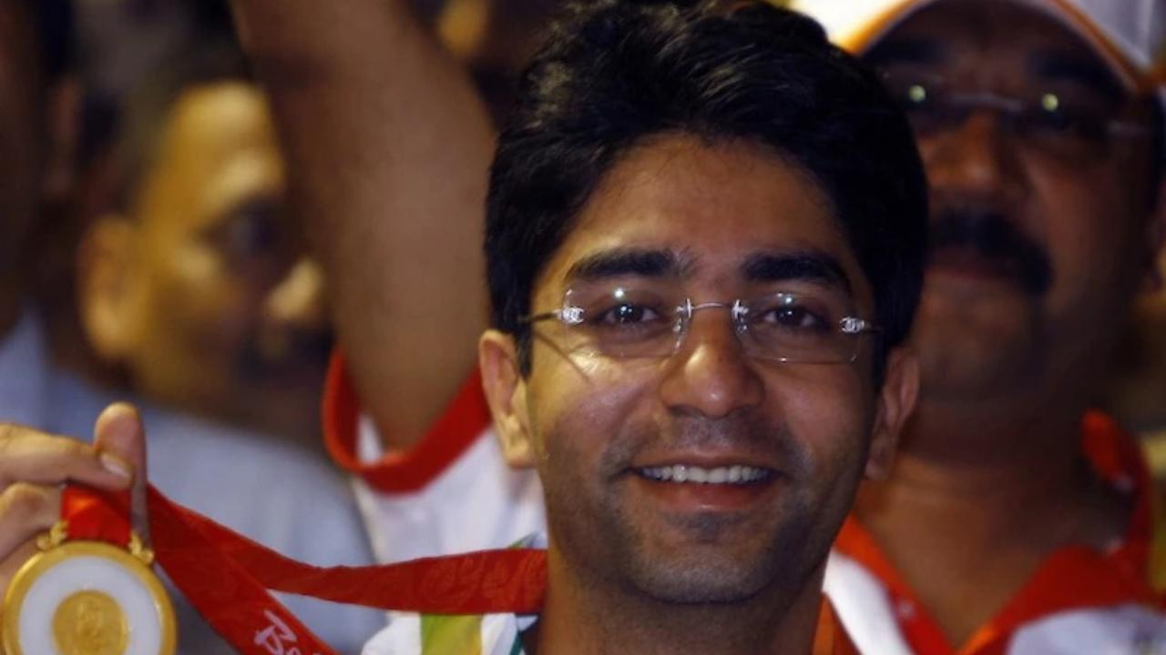Abhinav Bindra
Abhinav Bindra scripted history by clinching a gold medal in a 10m air rifle shooting event. For his achievements, Bindra was named as lieutenant colonel by the Indian Territorial Army in the year 2011