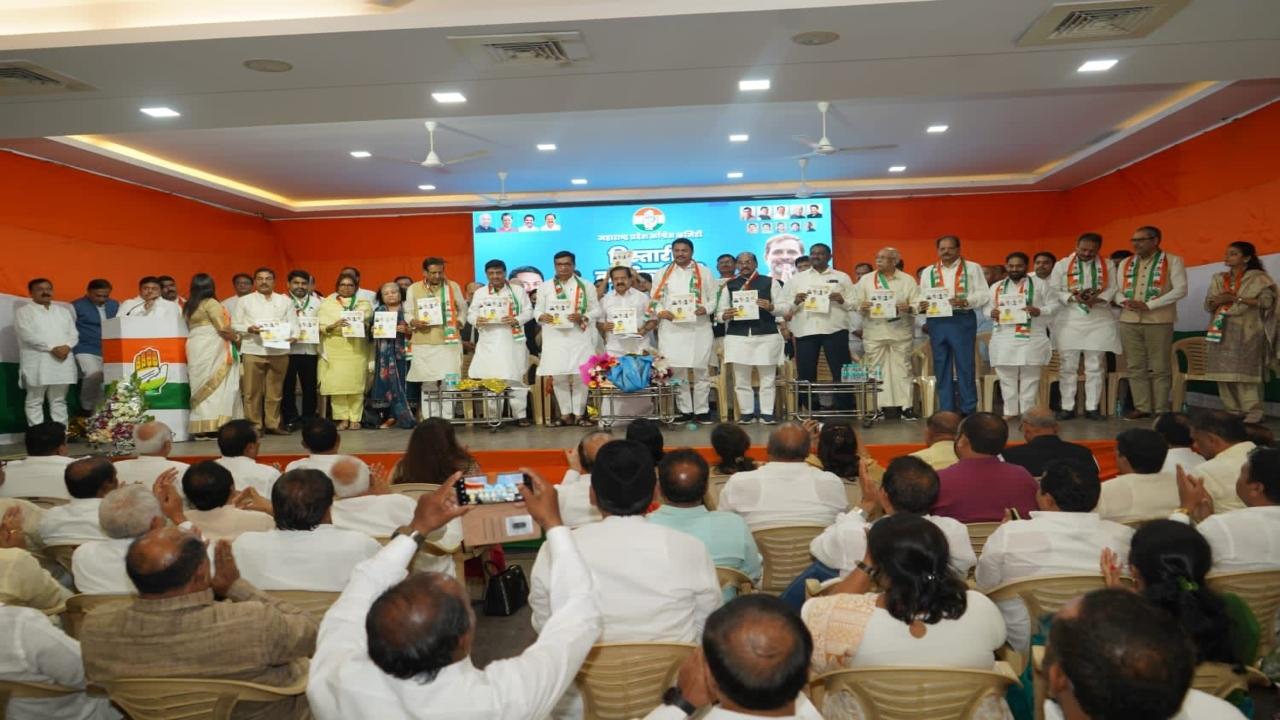 The meeting also saw protests against the recent decision to disqualify MLAs, deemed anti-democratic by the Congress executive. Responding to questions during a press conference, Ramesh Chennithala criticized the decision, calling it detrimental to democracy. 