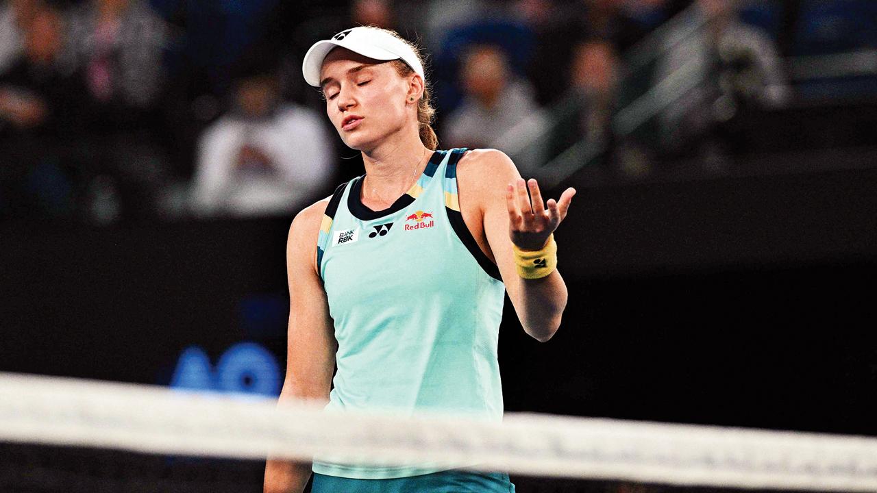A disappointed Elena Rybakina