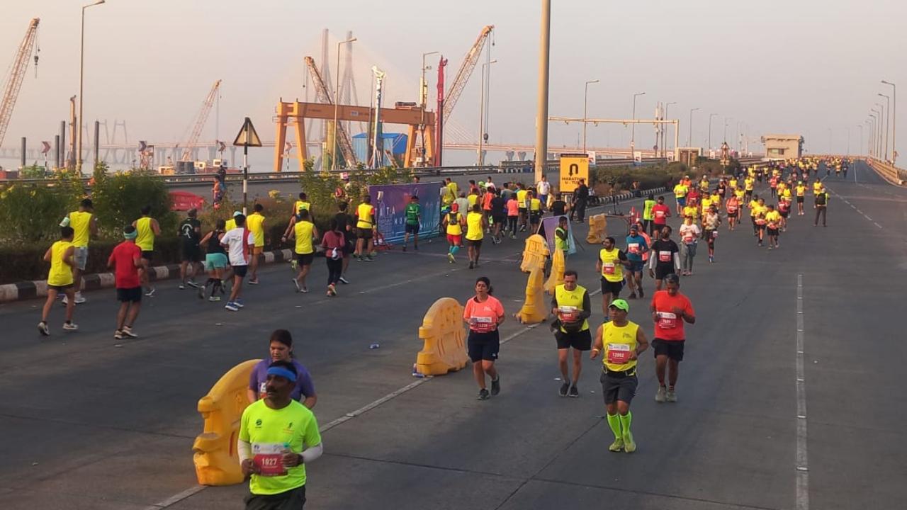 Participants showed up in great numbers at the Bandra-Worli Sea Link for Asia's most reputed and most followed marathon, the TATA Mumbai Marathon 2024 on Sunday, January 21