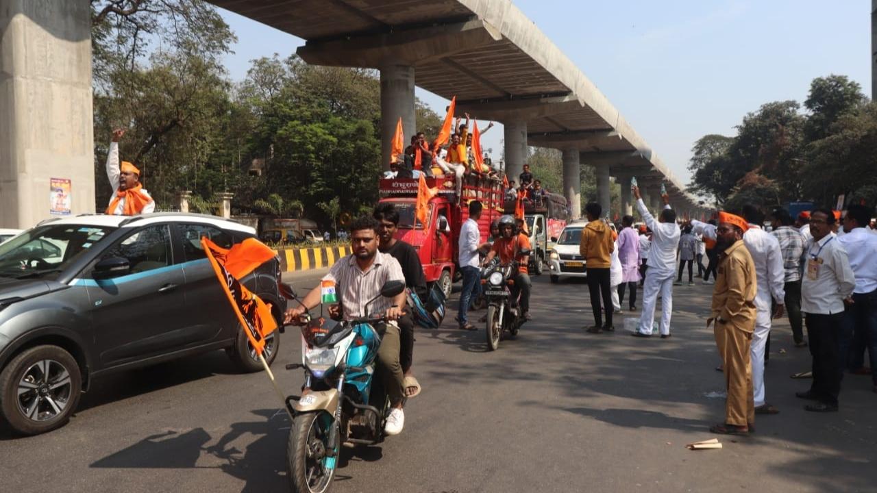 As per his plan, Jarange, along with his supporters, will begin his hunger strike at Azad Maidan on Friday. The protesters are demanding Kunbi (OBC) status to the Maratha community