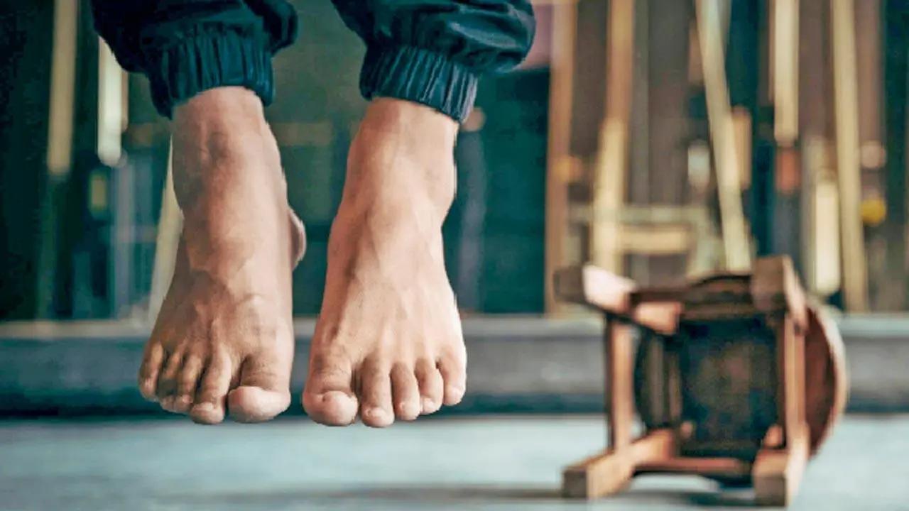 Uttar Pradesh: Unmarried couple kills themselves suicide by hanging