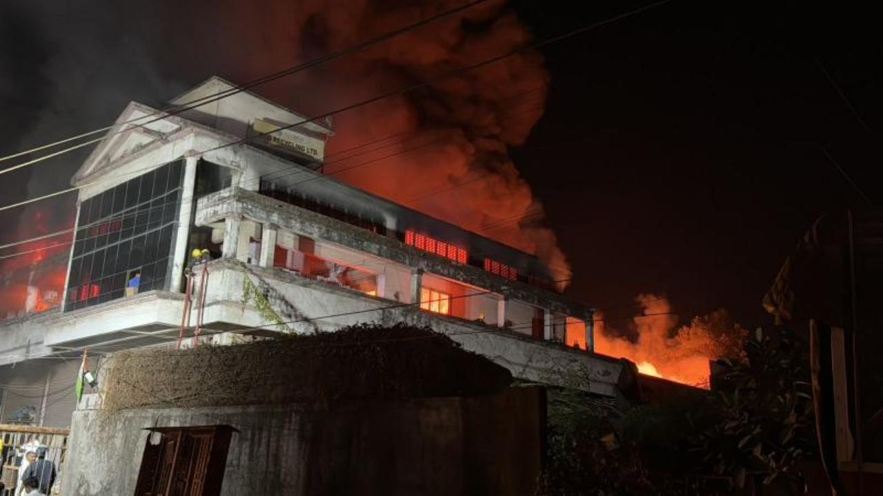 Major fire breaks out at recycling company in Vasai, no casualties reported