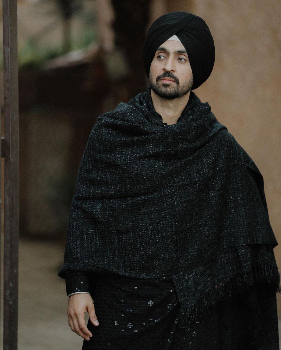 The outfit in itself was simple enough, but the way Diljit Dosanjh manages to pull it off is truly out of this world