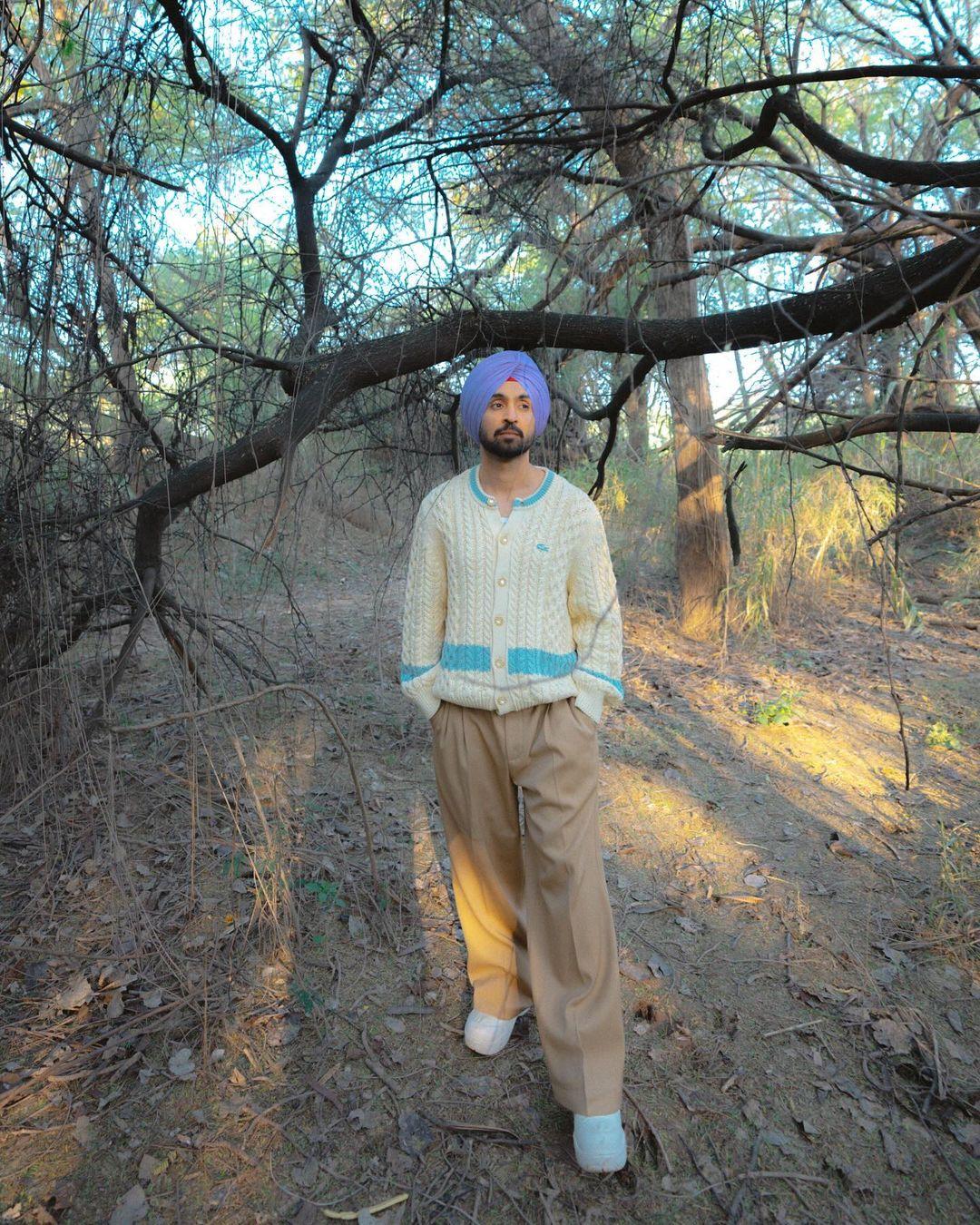 The way Diljit manages to complement colours in his outfit creating perfect harmony is unmatched