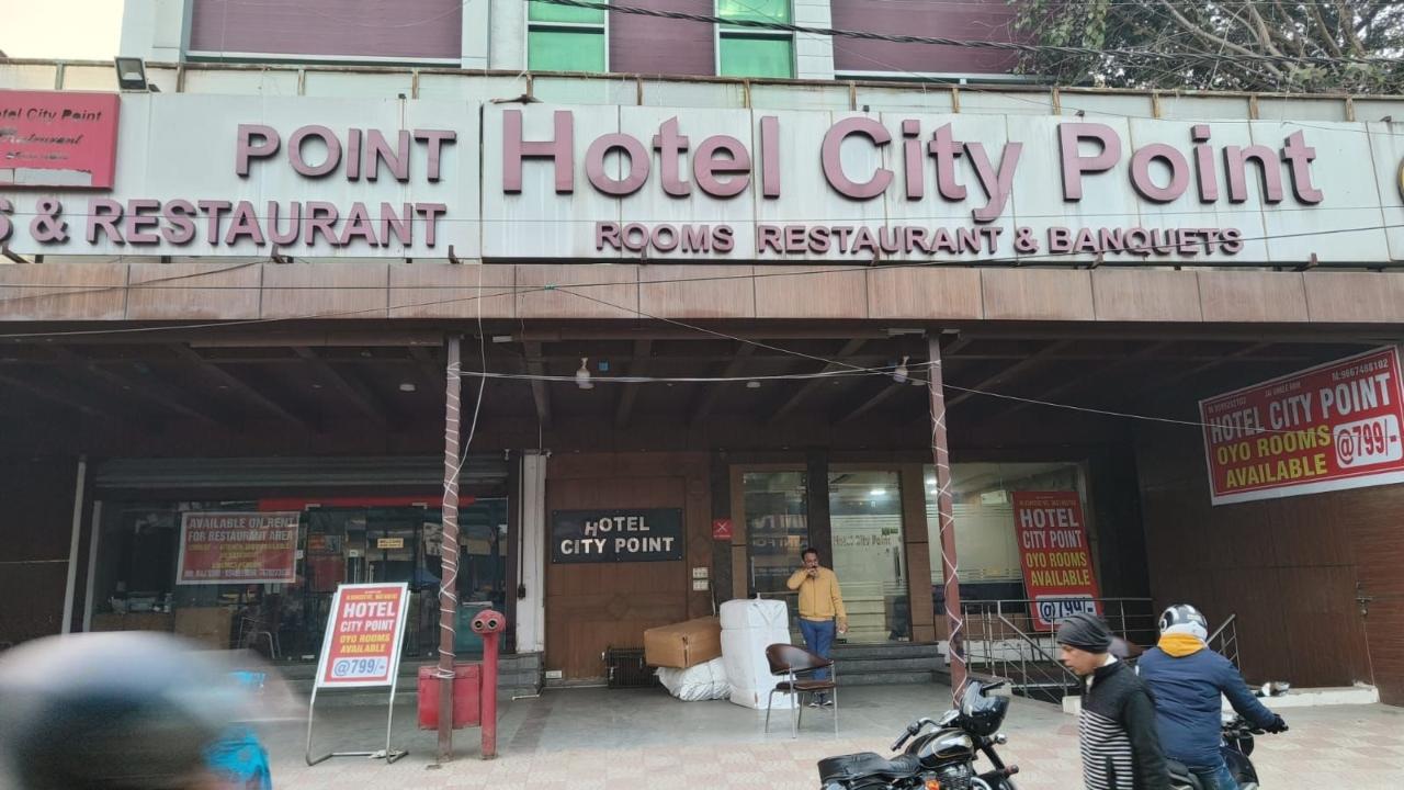 According to the police, she was killed by the man she had reportedly been dating, Abhijeet Singh, the owner of the hotel, City Point, in which she was killed