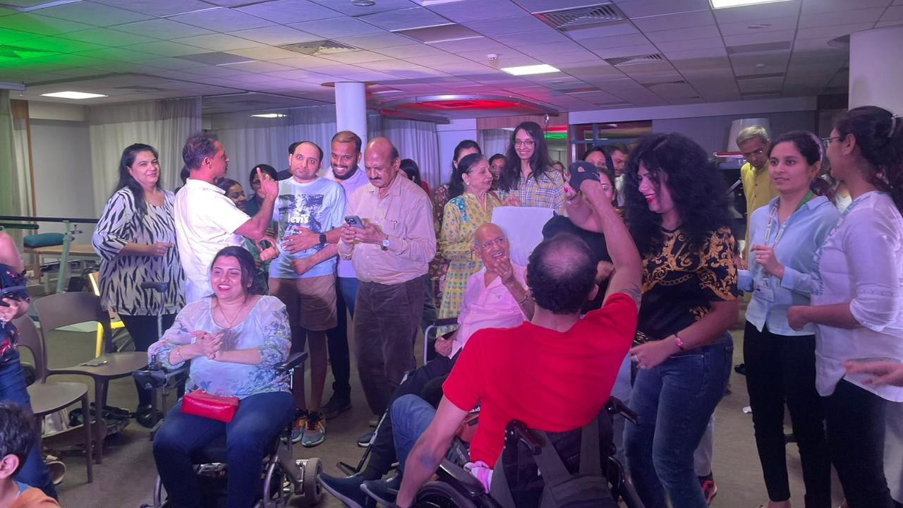 Two years after his accident, the OPD at Atharv Ability is abuzz with infectious energy. Dr. Ankuj marks an incredible comeback by tuning back to his hobby of DJing. As Nucleya's beats blended with AP Dhillon's lyrics, patients and their families couldn't help but shake a leg and danced. 