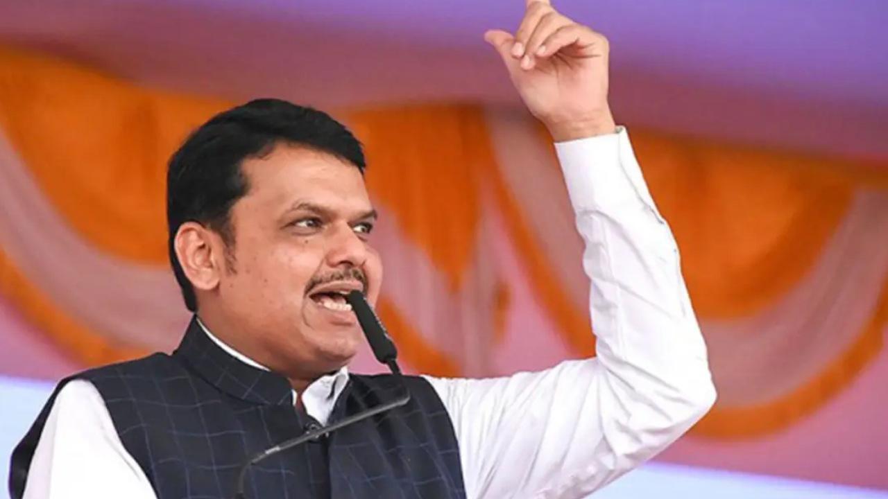 Maharashtra Dy CM Fadnavis sings Ram Janmabhoomi Movement song at Nagpur