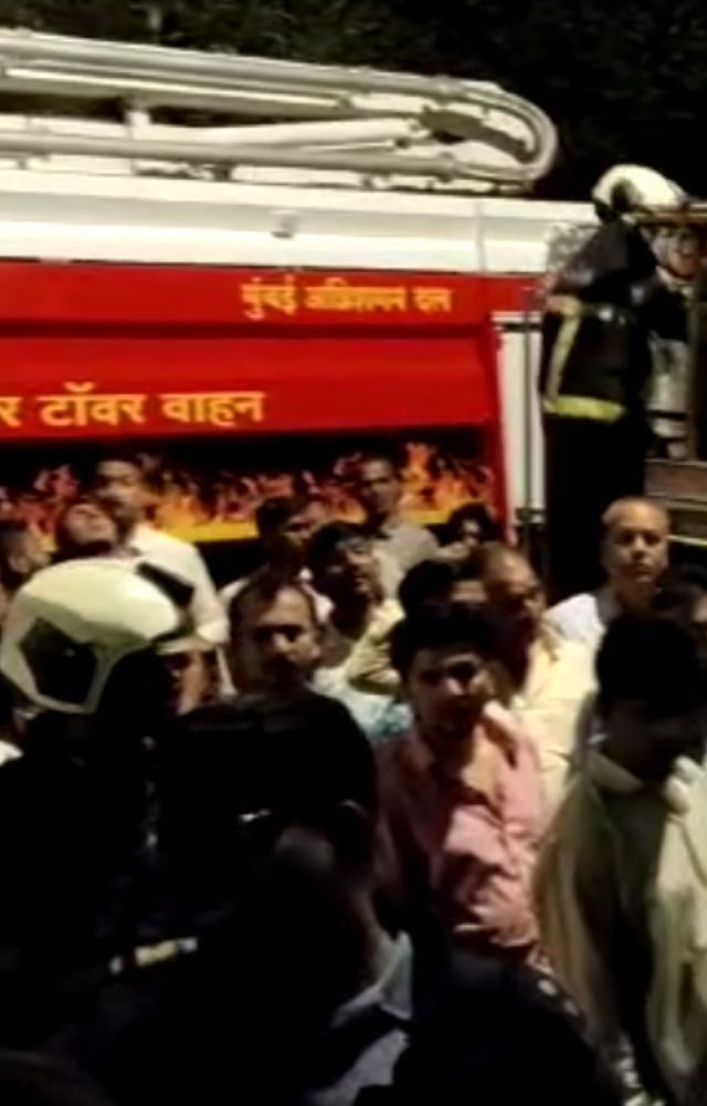 Fire breaks out at Mumbai`s Kalbadevi