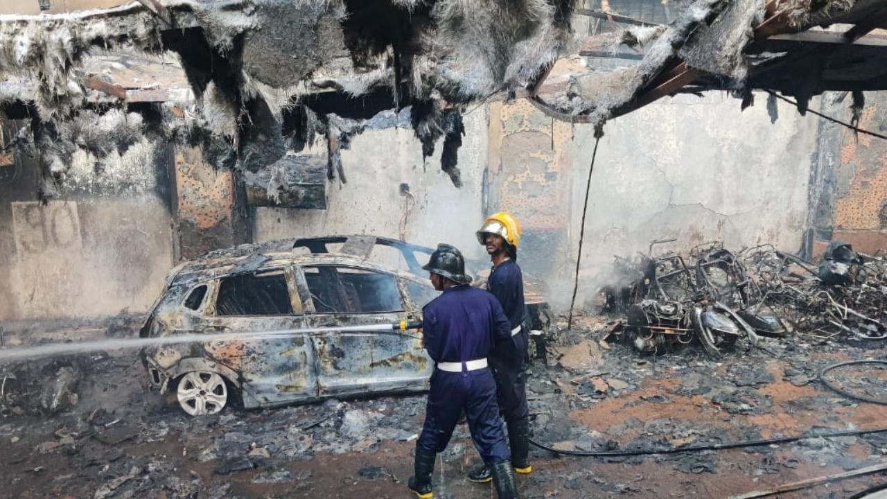 Mumbai: Fire breaks out in Santacruz near Milan subway, one dead