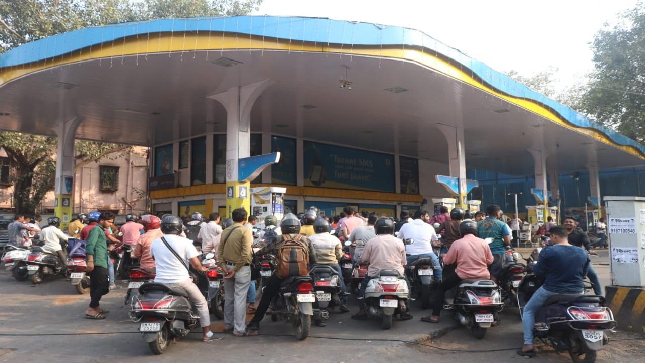 Truckers' strike: Tanker refilling from depots begins, almost 80 per cent of fuel supply restored