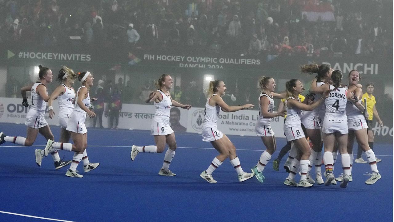 India eves lose 3-4 to Germany