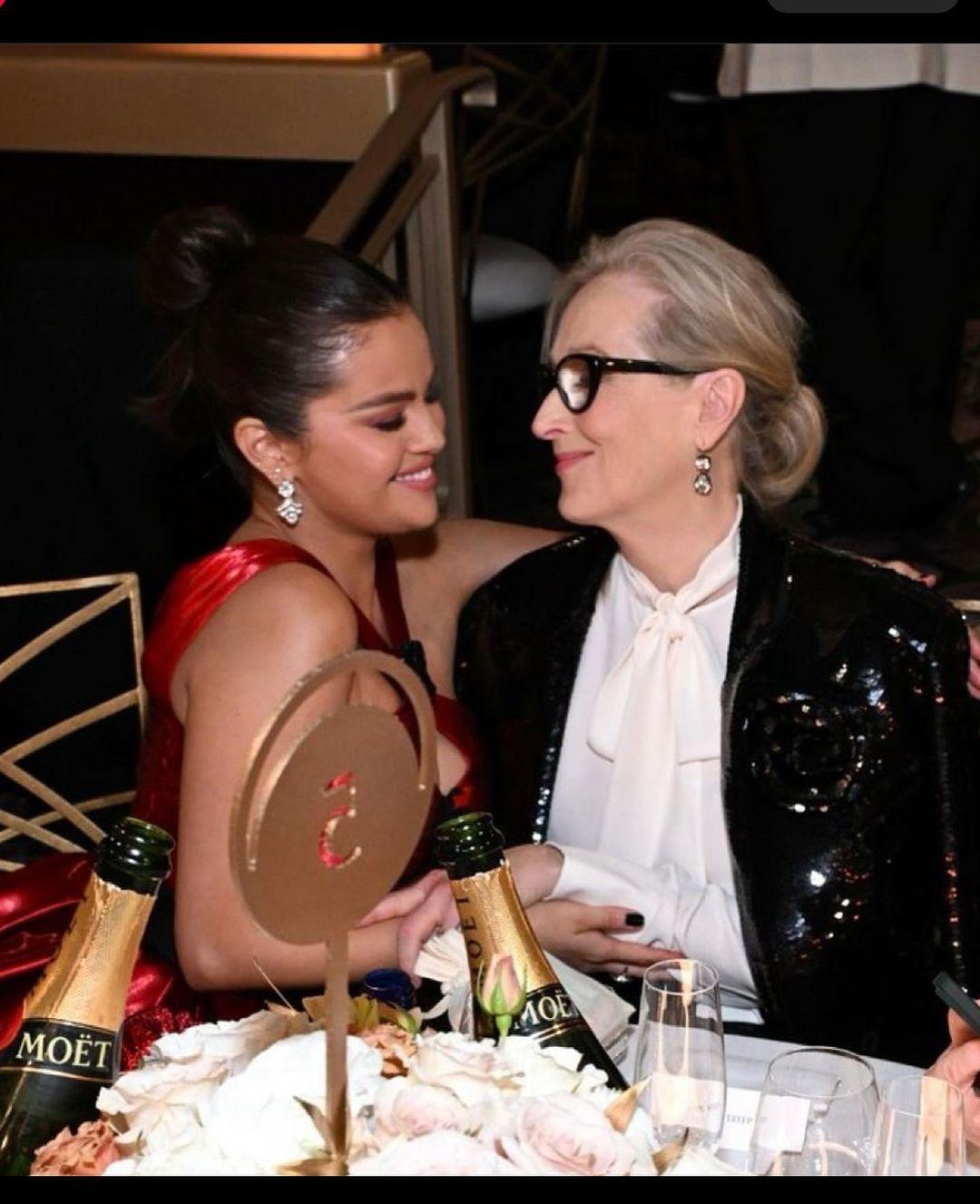 Selena Gomez posed with the legendary actress Meryl Streep. The picture spread rapidly with many calling it 'two icons in one frame'
