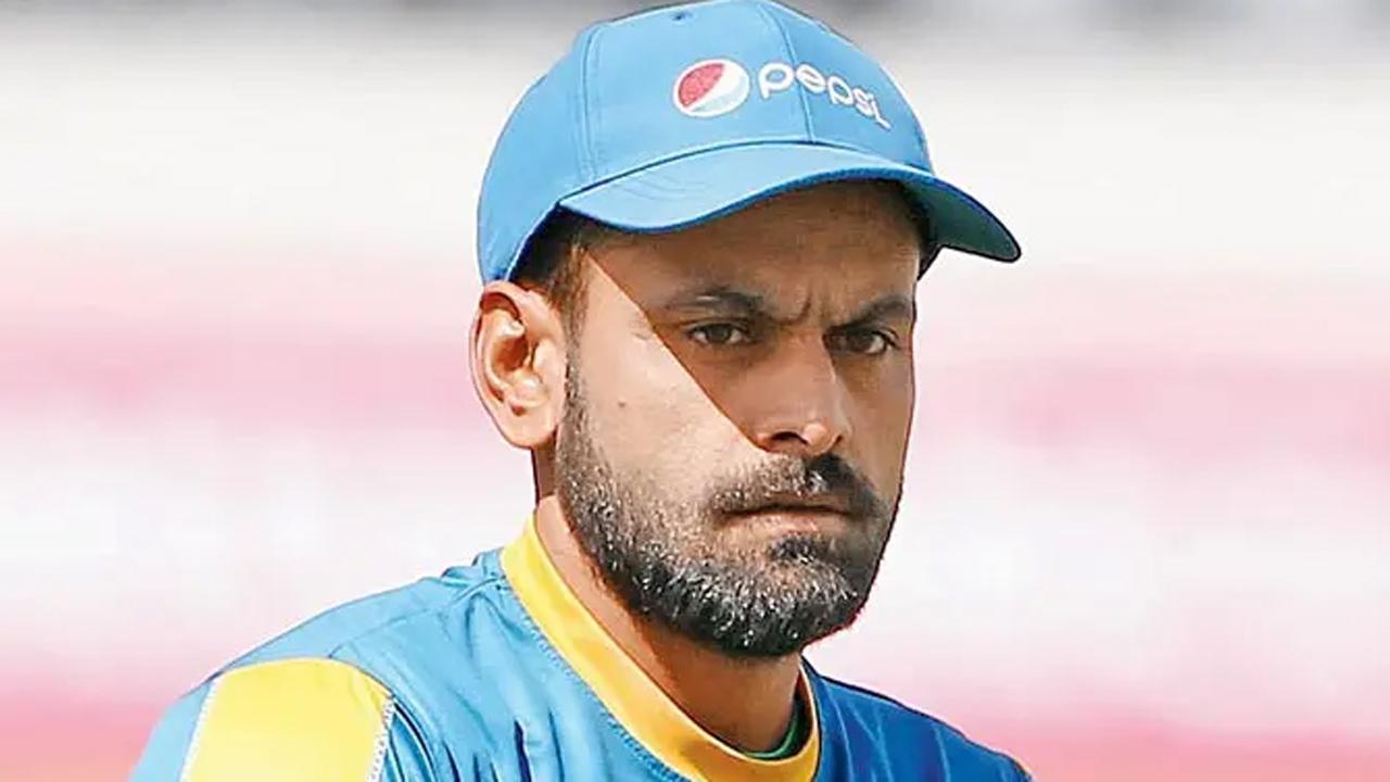 Players get restless due to PCB director Hafeez's long meetings and lectures