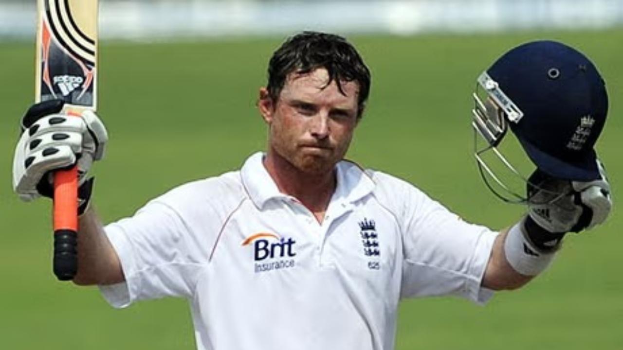 Ian Bell
England's Ian Bell smashed 199 runs in a test match against South Africa at the Lord's in 2008. His innings was ended by Paul Harris who himself took the catch to dismiss the English batsman. Bell in his knock registered 20 fours and 1 six against the Proteas