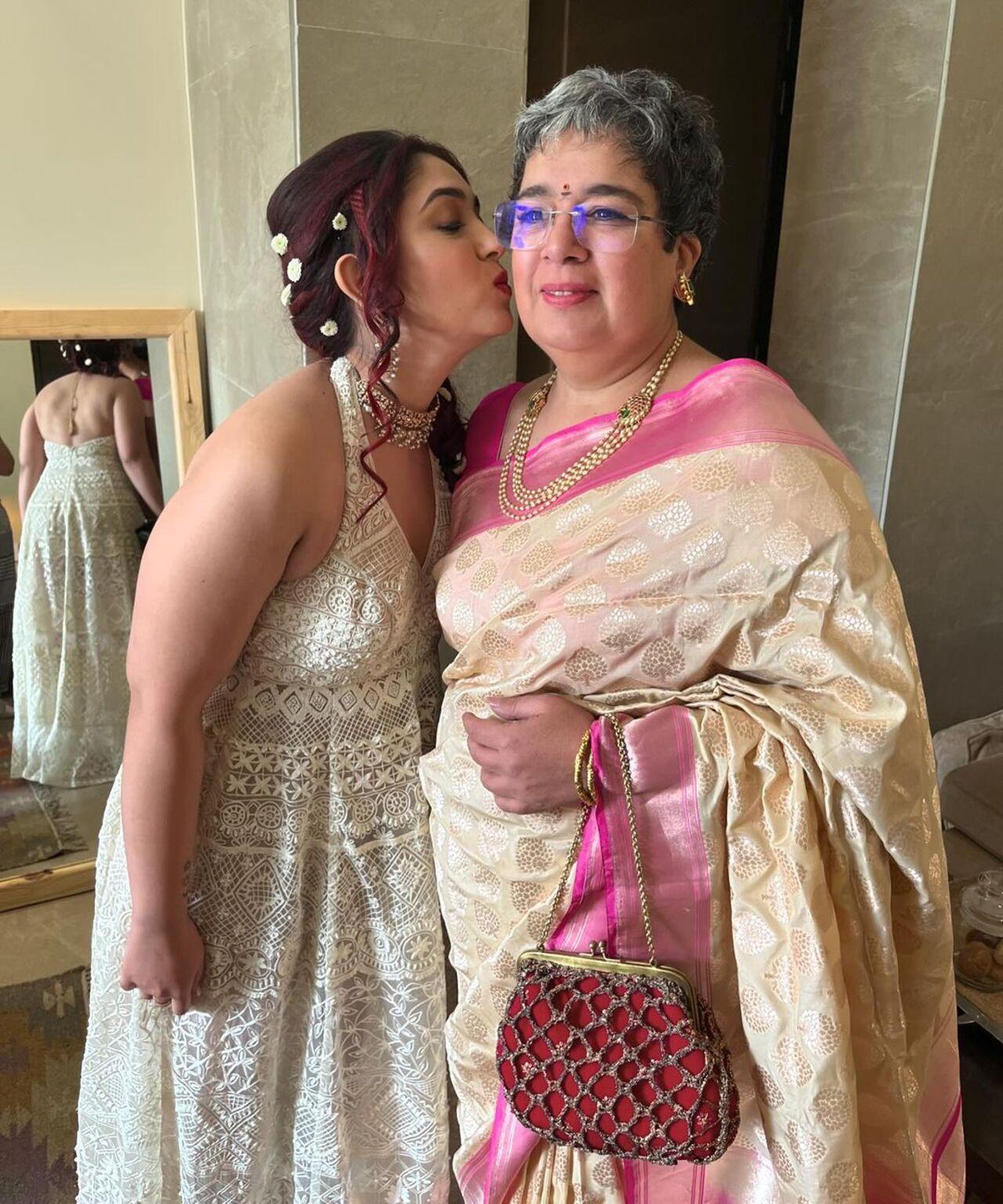 Ira has an adorable moment with her mother Reena Dutta as she plants a kiss on her cheek on her mehendi day