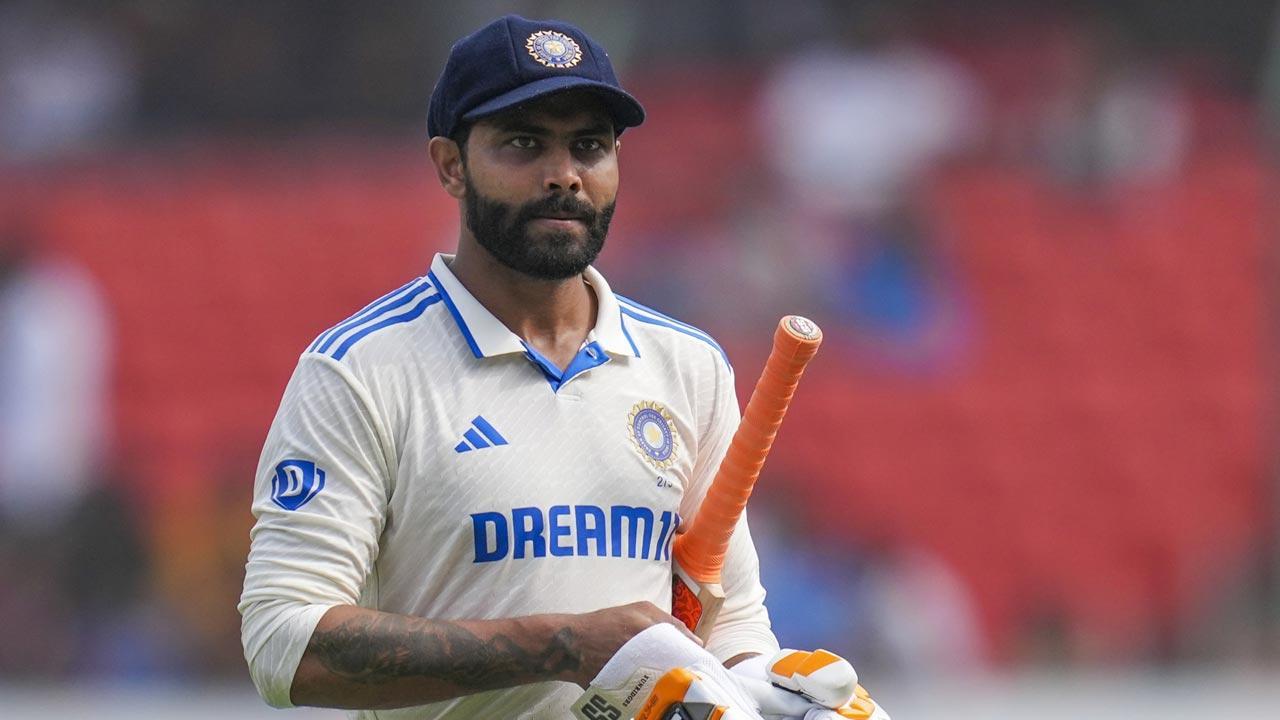 Jadeja top-scores with 87 as India take 190-run lead over England in Hyderabad