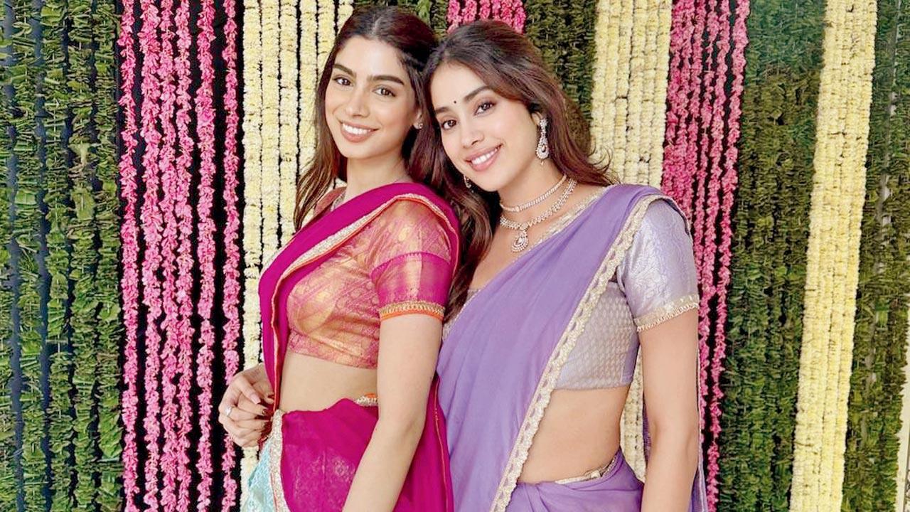 Kapoor sisters get candid 