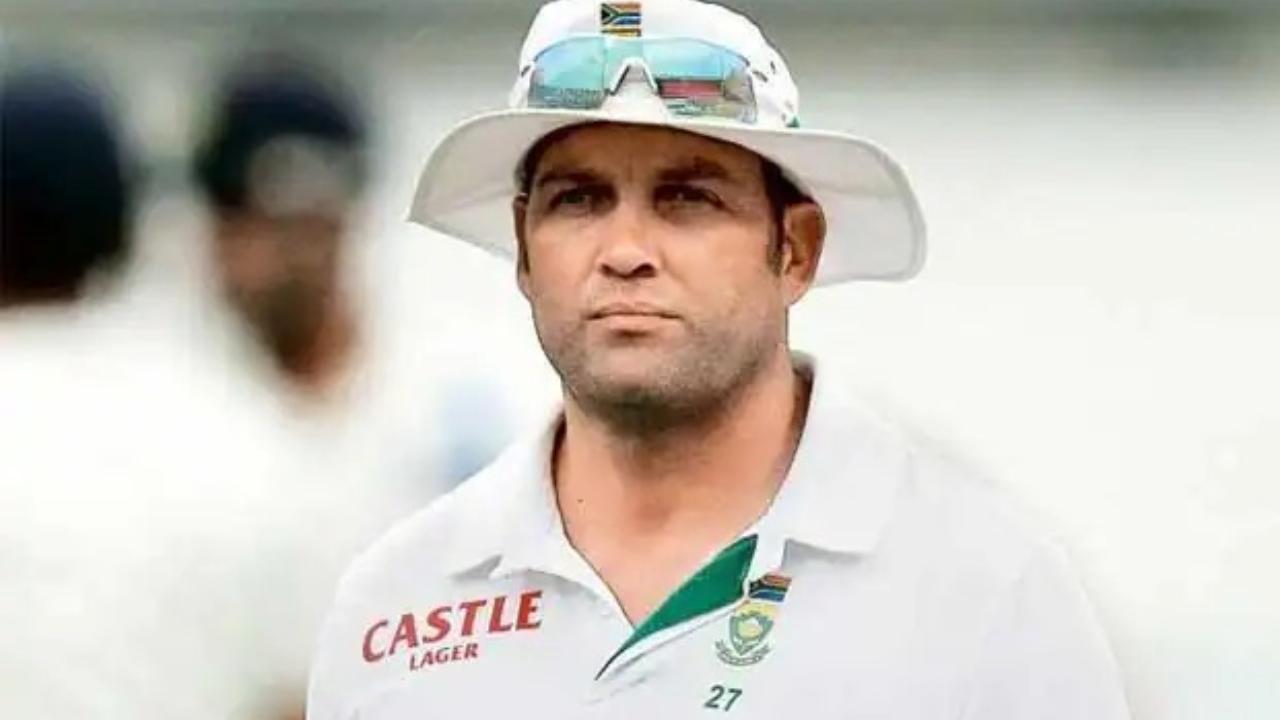 Jacques Kallis
South African great Jacques Kallis enjoys the top spot on the list. Former Proteas' all-rounder featured in 166 test matches and has won 23 
