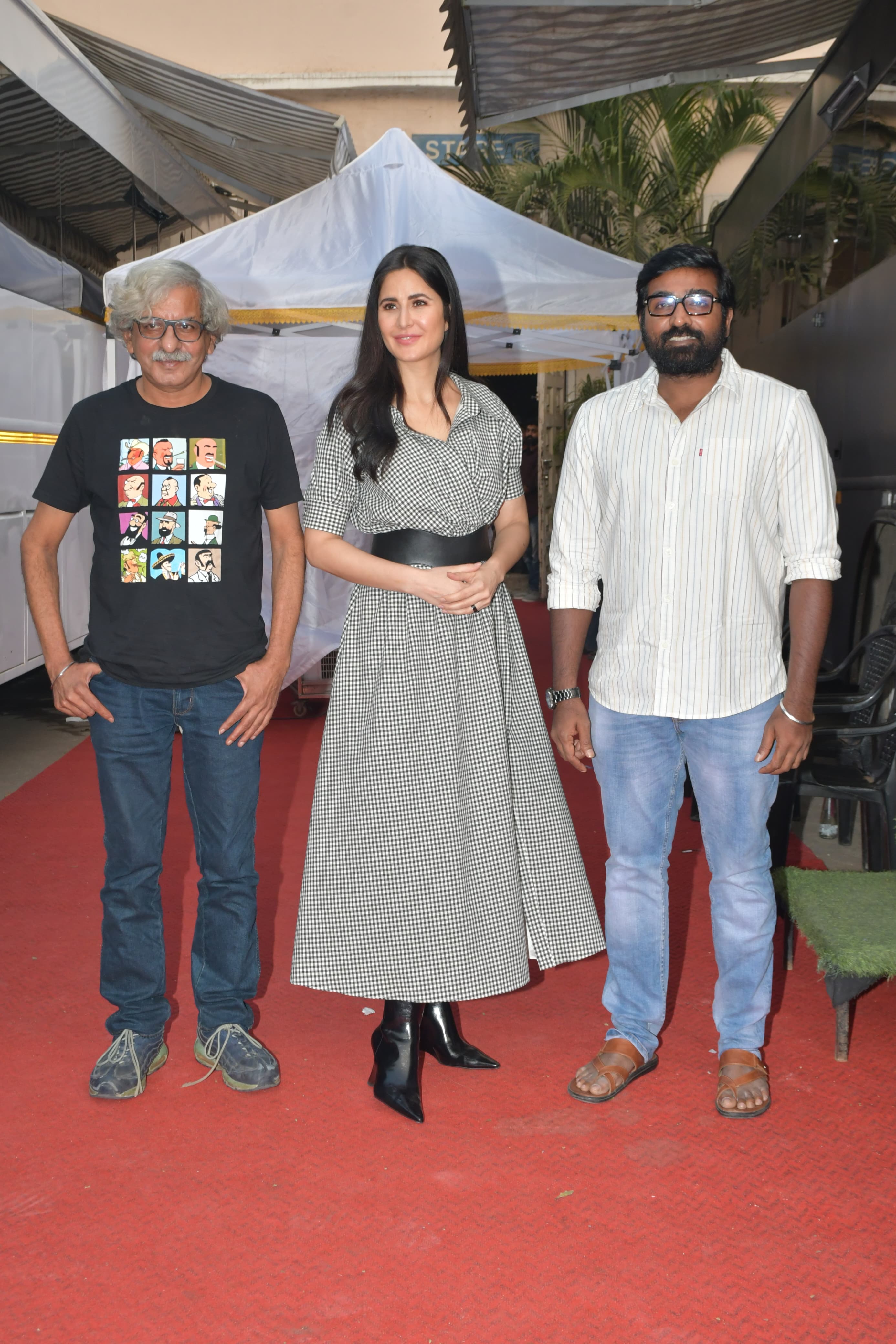 Katrina Kaif looked gorgeous in a black and white dress. Vijay Sethupathi on the other hand went for a casual look in jeans and shirt