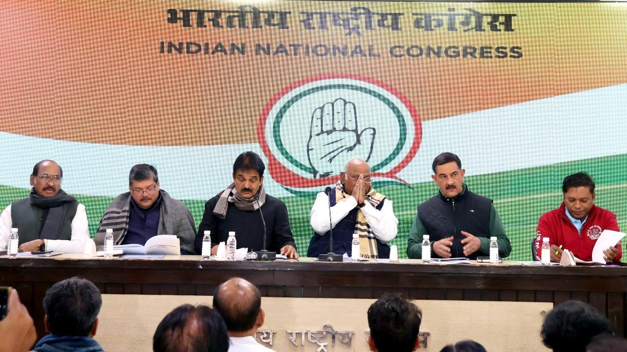 Congress president Mallikarjun Kharge on Friday chaired a meeting of the party's Lok Sabha coordinators from several states and urged them to increase their connect with the people. Pics/ANI/File